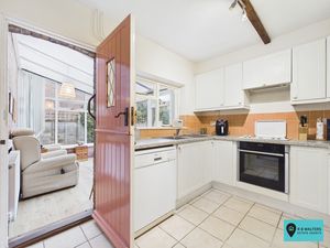 Kitchen- click for photo gallery